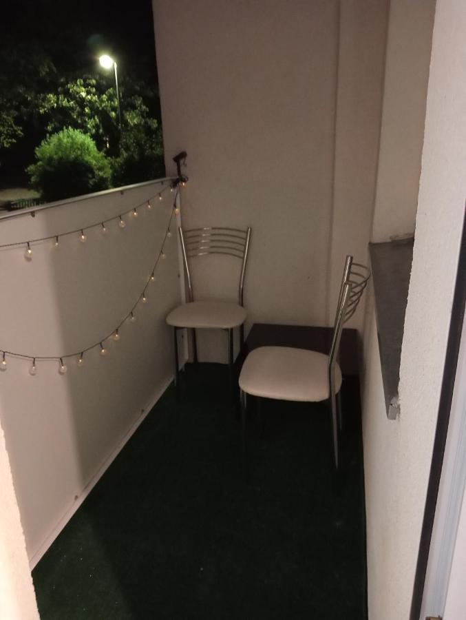 Queen Apartment *