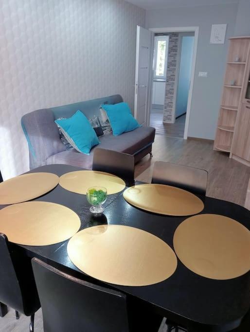 Queen Apartment *